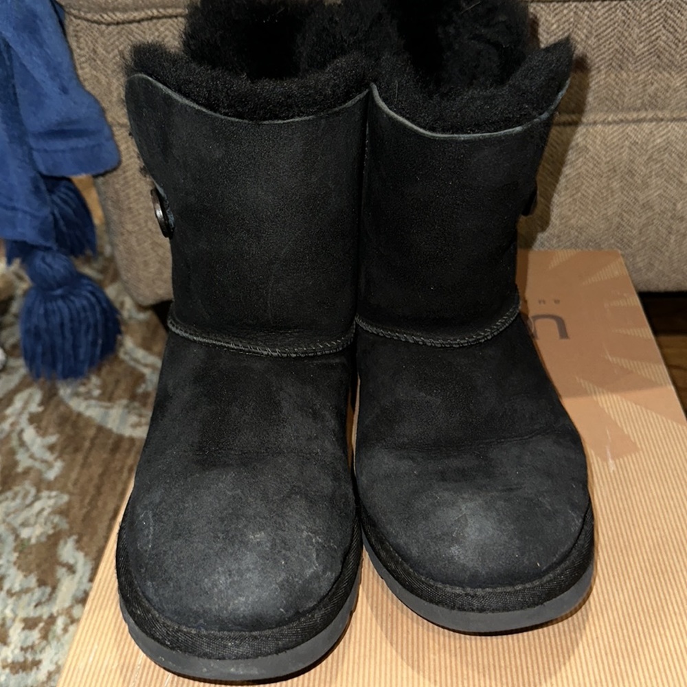 Bailey Button Uggs - image 3